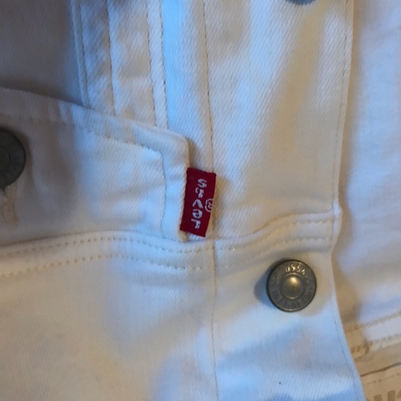 Levi’s White Jean Jacket - Picture 3 of 4